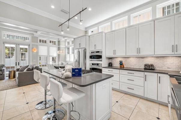 Dining room, Interior, Kitchen, Living room, Pendant Lights, Recessed Lighting, Stainless Steel Appliances