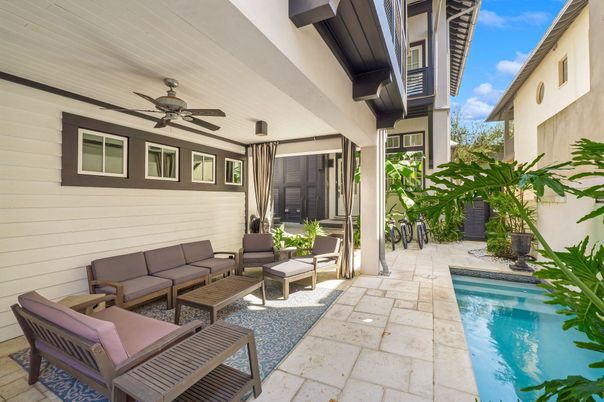 Exterior, Pool