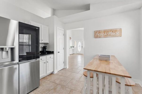 Dining room, Interior, Kitchen, Stainless Steel Appliances