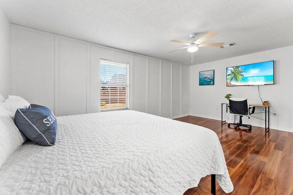 Bedroom, Home Office, Interior, Wood Texture Flooring