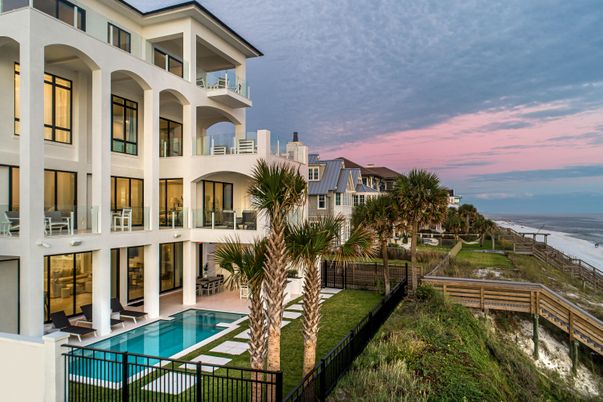 Exterior, Pool, Water