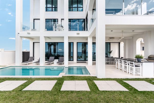 Exterior, Pool