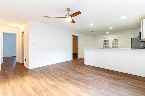 Empty room, Interior, Recessed Lighting, Wood Texture Flooring