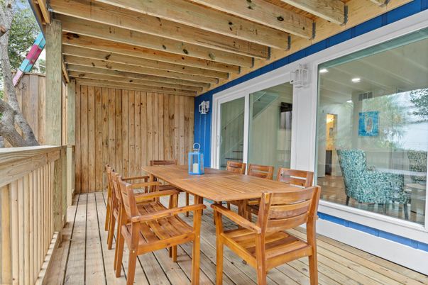 Exterior, Wooden Beams