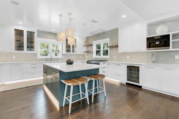Chandelier, Interior, Kitchen, Pendant Lights, Recessed Lighting, Stainless Steel Appliances, Wood Texture Flooring