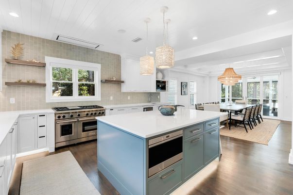 Chandelier, Dining room, Interior, Kitchen, Pendant Lights, Recessed Lighting, Stainless Steel Appliances, Wood Texture Flooring