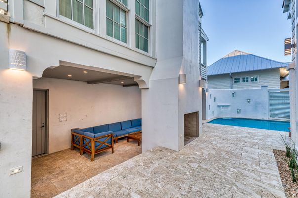 Exterior, Pool