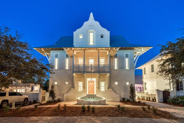 Exterior, Facade, Queen Anne Victorian