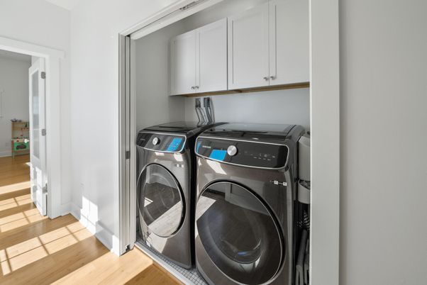 Interior, Washer, Wood Texture Flooring