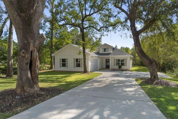 Backyard, Exterior, Facade, Farmhouse
