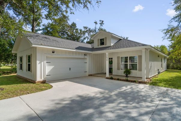 Attached, Exterior, Facade, Ranch