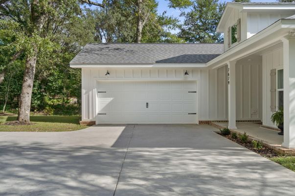 Detached Garage, Exterior