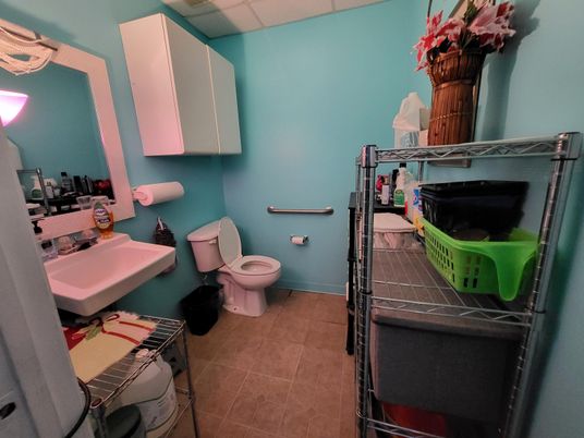 Bathroom, Interior, Tile Countertops