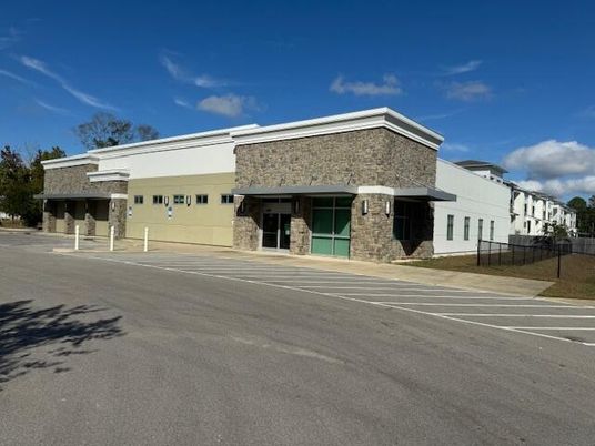 Attached, Exterior, Facade, Modern