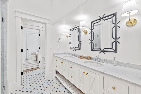Bathroom, Dual Sink Vanities, Interior