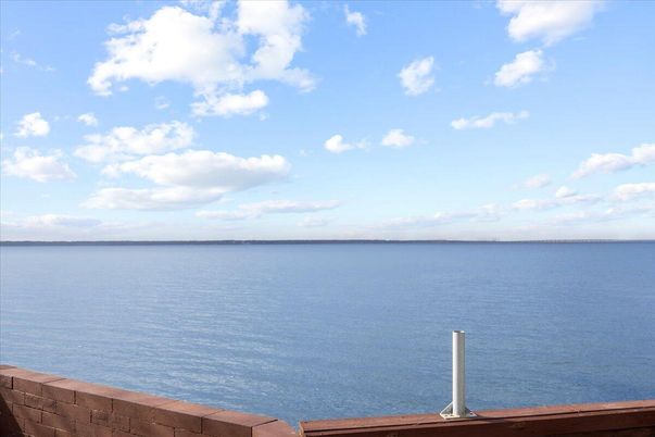 Exterior, Lake