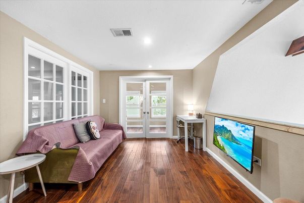Interior, Living room, Recessed Lighting, Wood Texture Flooring