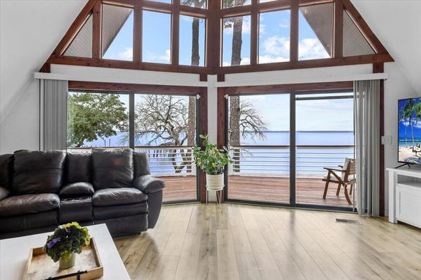 Interior, Living room, Sun Room, Water, Wood Texture Flooring