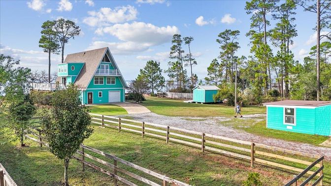 Backyard, Exterior