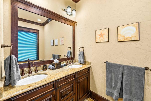 Bathroom, Dual Sink Vanities, Interior, Recessed Lighting