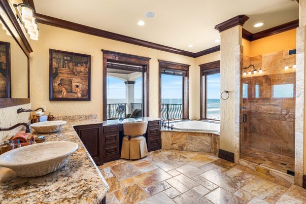Bathroom, Interior, Recessed Lighting