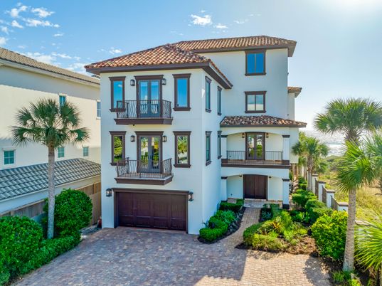 Attached, Exterior, Facade, Mediterranean