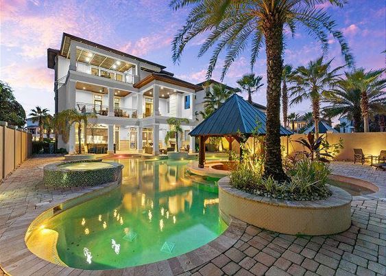 Exterior, Pool