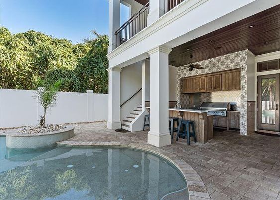 Exterior, Pool