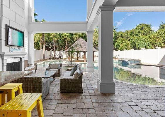 Exterior, Fireplace, Pool