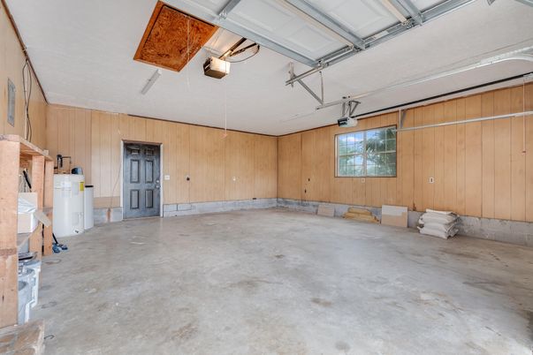 Garage, Interior, Wooden Walls