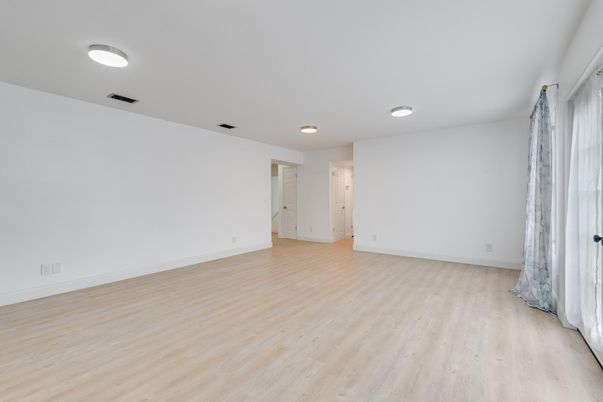 Empty room, Interior, Recessed Lighting, Wood Texture Flooring