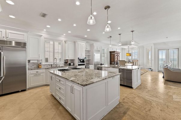Dining room, Interior, Kitchen, Pendant Lights, Recessed Lighting, Stainless Steel Appliances