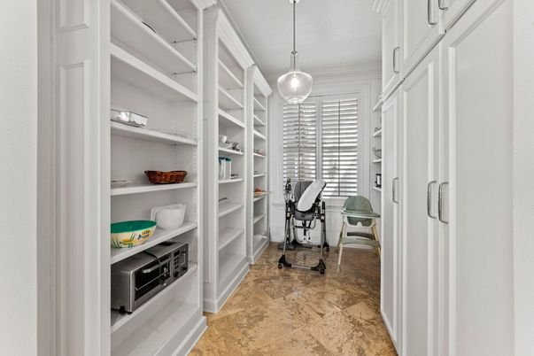 Interior, Pendant Lights, Walk-in Closets