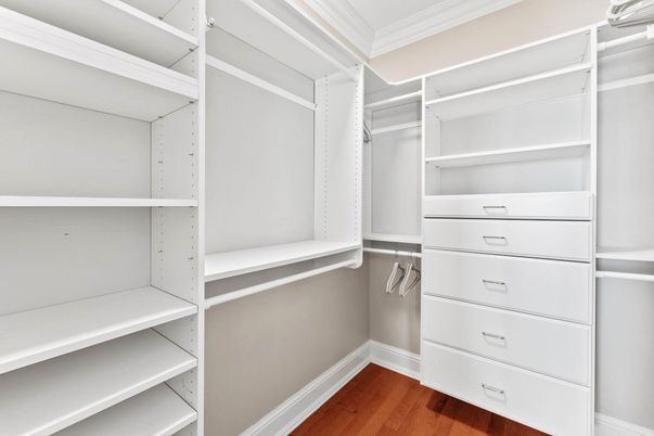 Interior, Walk-in Closets, Wood Texture Flooring