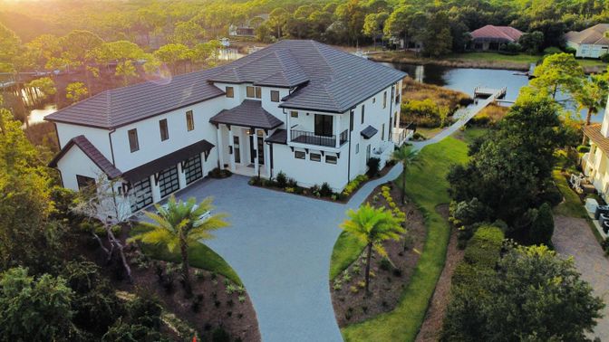 Exterior, Drone