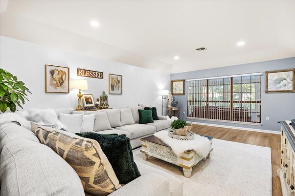 Interior, Living room, Recessed Lighting, Wood Texture Flooring