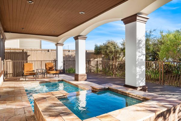 Exterior, Pool