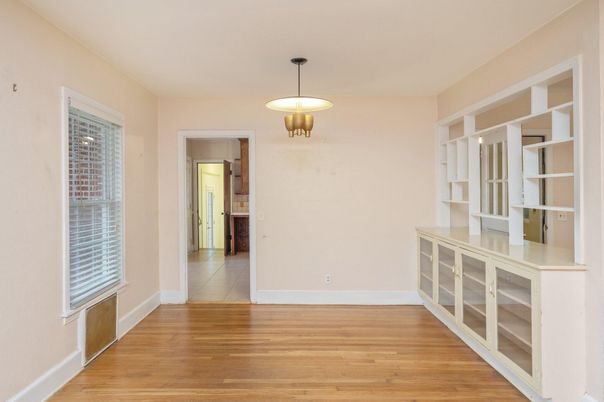 Interior, Pendant Lights, Wood Texture Flooring
