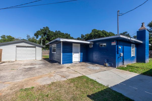 Detached Garage, Exterior