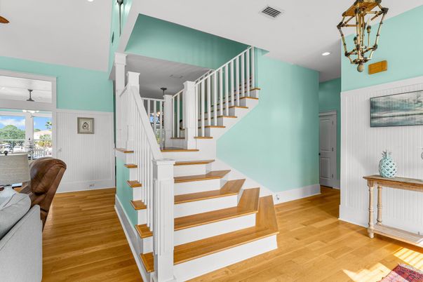 Interior, Pendant Lights, Recessed Lighting, Wood Texture Flooring