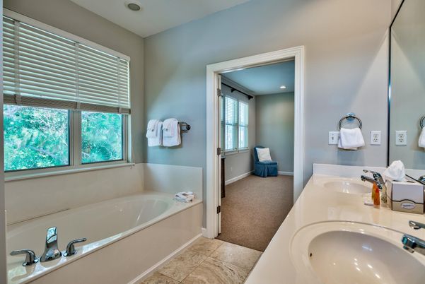 Bathroom, Dual Sink Vanities, Interior, Recessed Lighting