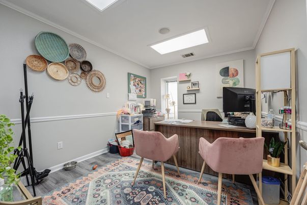 Home Office, Interior