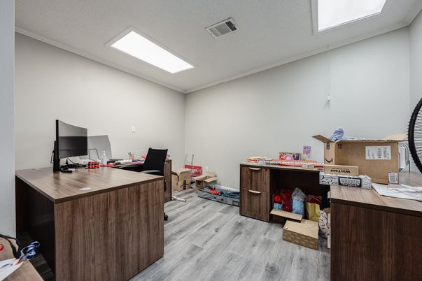 Home Office, Interior, Recessed Lighting, Wood Texture Flooring