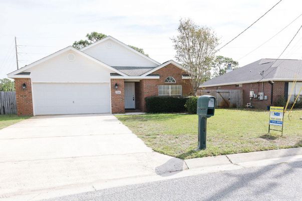 Attached, Exterior, Facade, Brick Facade, Ranch