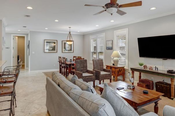 Dining room, Interior, Living room, Pendant Lights, Recessed Lighting
