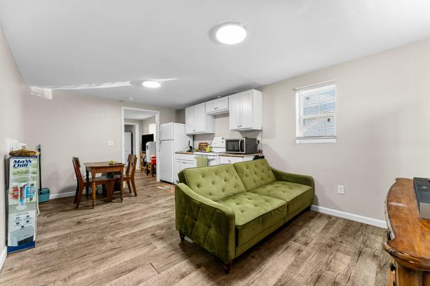 Dining room, Interior, Kitchen, Recessed Lighting, Wood Texture Flooring