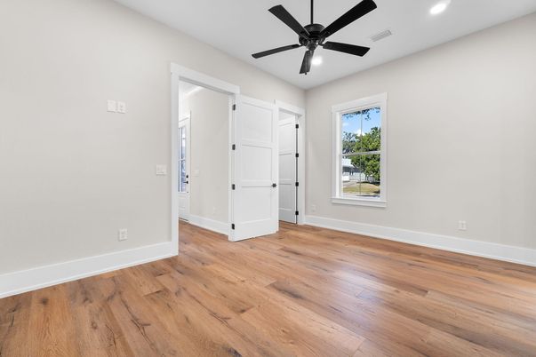 Empty room, Interior, Recessed Lighting, Wood Texture Flooring