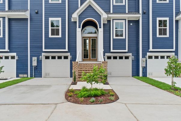 Attached, Exterior, Facade, Rowhouse