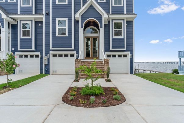Attached, Exterior, Facade, Rowhouse