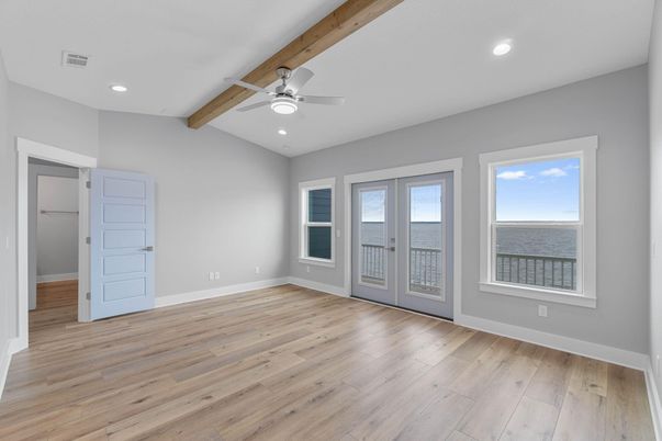 Empty room, Interior, Recessed Lighting, Wooden Beams, Wood Texture Flooring